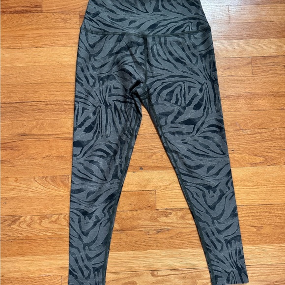 Beyond Yoga Pants - Beyond Yoga Leggings High Waisted Green Zebra Women’s XL